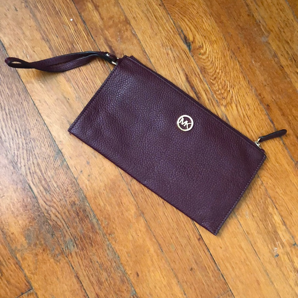 Micheal kors wristlet